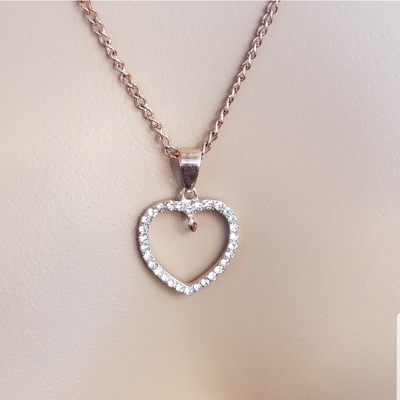 ROSE GOLD CRYSTAL HEART PENDANT NECKLACE - Picture 2 of 4